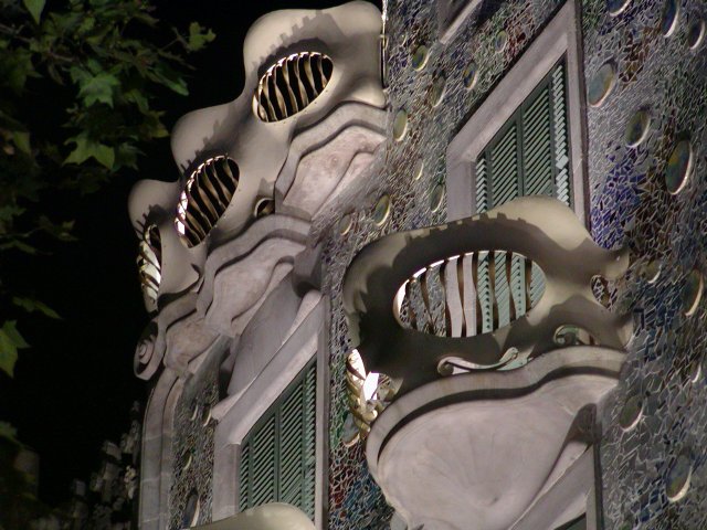 Casa Batlló at night, I