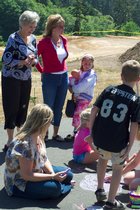 The Christoffersons watch the chalking