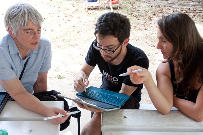 Anna Lubiw, Hugo Akitaya and Vida Dujmović