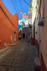 La Casa de los Espiritus, Calle de la Galerza