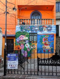 Refugio street art at Callejóns el Refugio and Flores