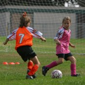 Frankie defends against an attack by Tiger Alexandra
