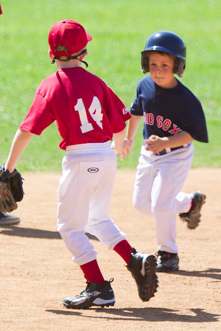 Aaron Blocks The Runner