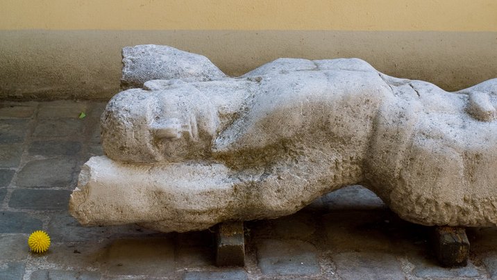 Kohlmarkt Carriage Court, II