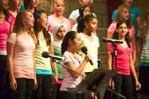 Amanda singing L-O-V-E