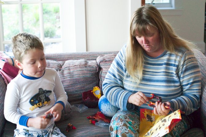 Diana helps Timothy with his dragons