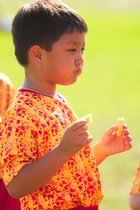 Double-handed melon eater